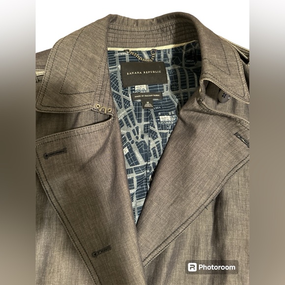 Banana Republic made of Italian Fabric Trench size Medium *Pre-owned* - Picture 2 of 6